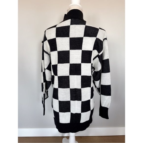 Women's Longer Black & White Checkered Sweater by H & M - Picture 3 of 3